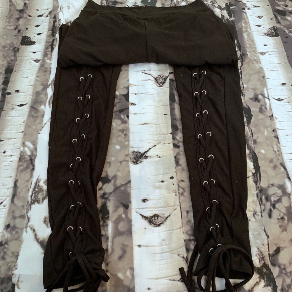 NWT Fashion Nova Lace Up Leggings - Picture 4 of 4